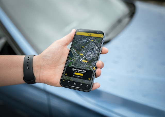 gps vehicle tracking application for handheld devices